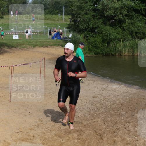 21.06.2026 - 29. Vierlanden-Triathlon Andreas Tolksdorf http://msf.ph/oto/9855977 21.06.2026 08:54:20 Schwimmen 93, 213 meine-sportfotos.de