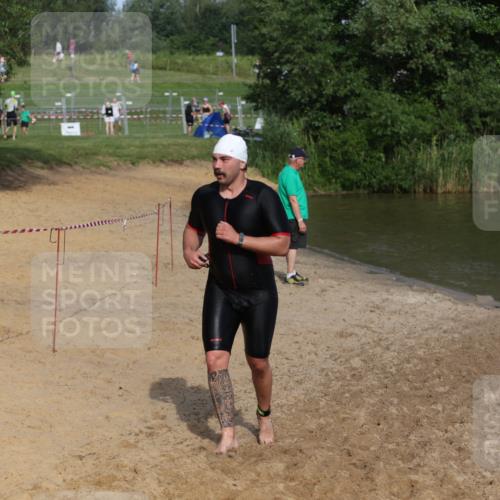 21.06.2026 - 29. Vierlanden-Triathlon Andreas Tolksdorf http://msf.ph/oto/9855983 21.06.2026 08:54:20 Schwimmen 93, 213 meine-sportfotos.de