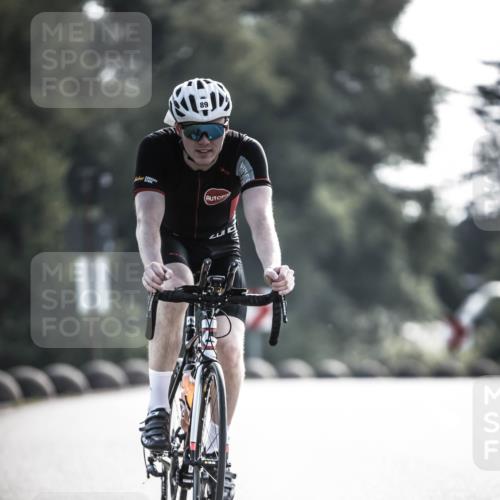 21.06.2026 - 29. Vierlanden-Triathlon H.Heesch http://msf.ph/oto/9856012 21.06.2026 08:57:51 Radfahren 89, 119 meine-sportfotos.de