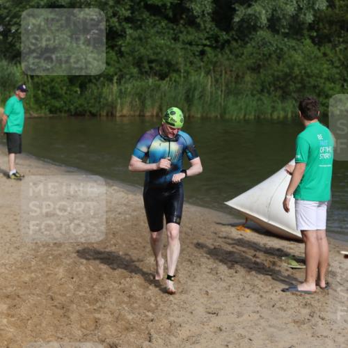 21.06.2026 - 29. Vierlanden-Triathlon Andreas Tolksdorf http://msf.ph/oto/9856013 21.06.2026 08:54:31 Schwimmen 213 meine-sportfotos.de