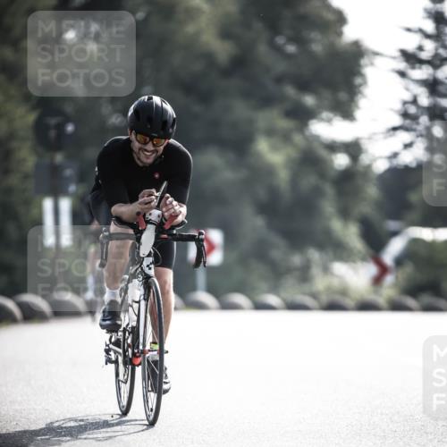 21.06.2026 - 29. Vierlanden-Triathlon H.Heesch http://msf.ph/oto/9856056 21.06.2026 08:58:02 Radfahren 40, 90 meine-sportfotos.de
