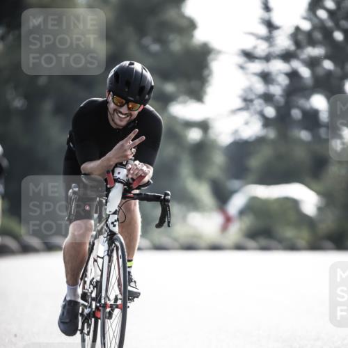 21.06.2026 - 29. Vierlanden-Triathlon H.Heesch http://msf.ph/oto/9856066 21.06.2026 08:58:03 Radfahren 40, 90 meine-sportfotos.de