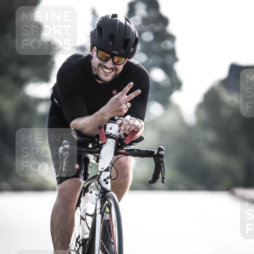 21.06.2026 - 29. Vierlanden-Triathlon H.Heesch http://msf.ph/oto/9856075 21.06.2026 08:58:03 Radfahren 40, 90 meine-sportfotos.de