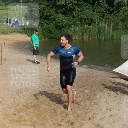 21.06.2026 - 29. Vierlanden-Triathlon Andreas Tolksdorf http://msf.ph/oto/9856087 21.06.2026 08:55:35 Schwimmen 113, 191 meine-sportfotos.de