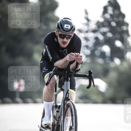 21.06.2026 - 29. Vierlanden-Triathlon H.Heesch http://msf.ph/oto/9856094 21.06.2026 08:58:06 Radfahren 40, 90 meine-sportfotos.de