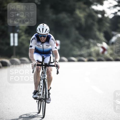 21.06.2026 - 29. Vierlanden-Triathlon H.Heesch http://msf.ph/oto/9856102 21.06.2026 08:58:24 Radfahren 25, 175 meine-sportfotos.de