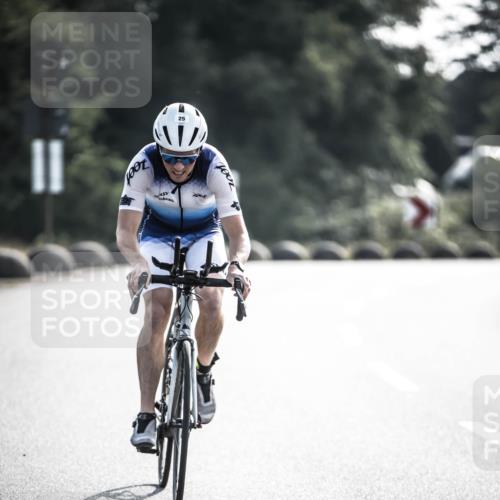 21.06.2026 - 29. Vierlanden-Triathlon H.Heesch http://msf.ph/oto/9856104 21.06.2026 08:58:24 Radfahren 25, 175 meine-sportfotos.de