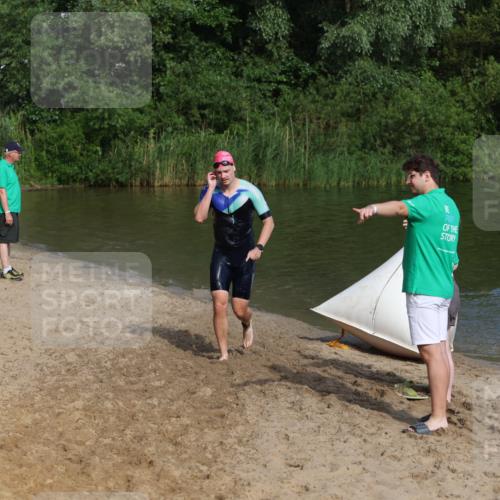 21.06.2026 - 29. Vierlanden-Triathlon Andreas Tolksdorf http://msf.ph/oto/9856147 21.06.2026 08:55:47 Schwimmen 87, 94 meine-sportfotos.de