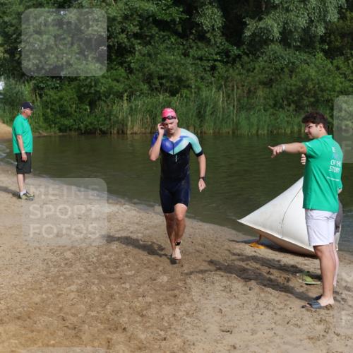 21.06.2026 - 29. Vierlanden-Triathlon Andreas Tolksdorf http://msf.ph/oto/9856156 21.06.2026 08:55:47 Schwimmen 87, 94 meine-sportfotos.de