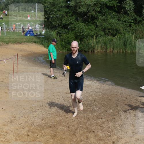21.06.2026 - 29. Vierlanden-Triathlon Andreas Tolksdorf http://msf.ph/oto/9856192 21.06.2026 08:55:56 Schwimmen 87, 138 meine-sportfotos.de