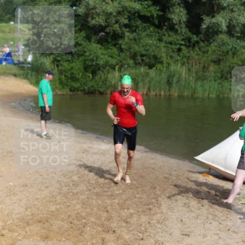 21.06.2026 - 29. Vierlanden-Triathlon Andreas Tolksdorf http://msf.ph/oto/9856290 21.06.2026 08:56:17 Schwimmen 121 meine-sportfotos.de