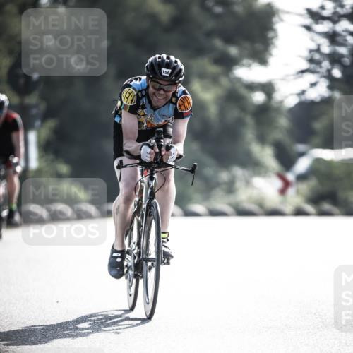 21.06.2026 - 29. Vierlanden-Triathlon H.Heesch http://msf.ph/oto/9856377 21.06.2026 09:00:35 Radfahren 48, 156 meine-sportfotos.de