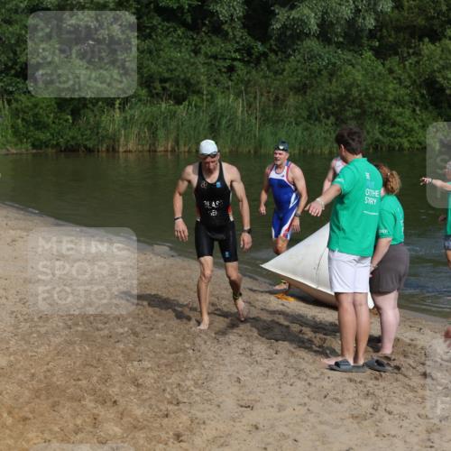 21.06.2026 - 29. Vierlanden-Triathlon Andreas Tolksdorf http://msf.ph/oto/9856490 21.06.2026 08:58:13 Schwimmen 8, 158 meine-sportfotos.de