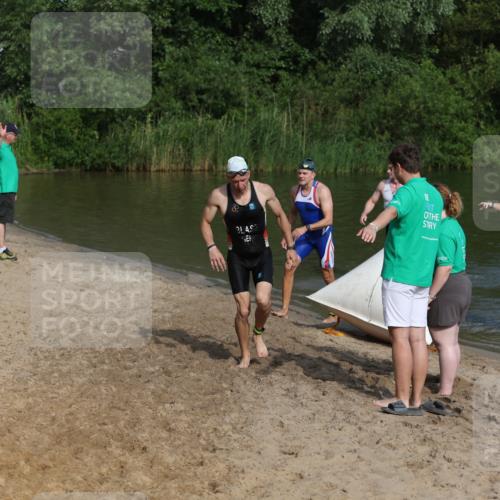 21.06.2026 - 29. Vierlanden-Triathlon Andreas Tolksdorf http://msf.ph/oto/9856512 21.06.2026 08:58:13 Schwimmen 8, 158 meine-sportfotos.de