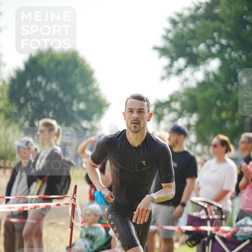 21.06.2026 - 29. Vierlanden-Triathlon LAZAROV Photography http://msf.ph/oto/9856527 21.06.2026 08:37:13 Schwimmen 24, 30, 63 meine-sportfotos.de