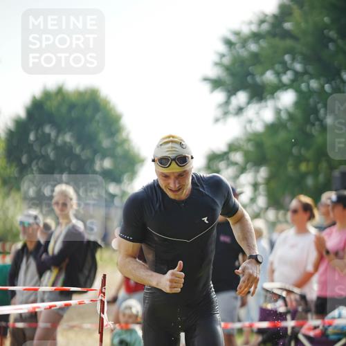 21.06.2026 - 29. Vierlanden-Triathlon LAZAROV Photography http://msf.ph/oto/9856535 21.06.2026 08:37:26 Schwimmen 46 meine-sportfotos.de