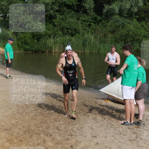 21.06.2026 - 29. Vierlanden-Triathlon Andreas Tolksdorf http://msf.ph/oto/9856543 21.06.2026 08:58:14 Schwimmen 8, 158 meine-sportfotos.de