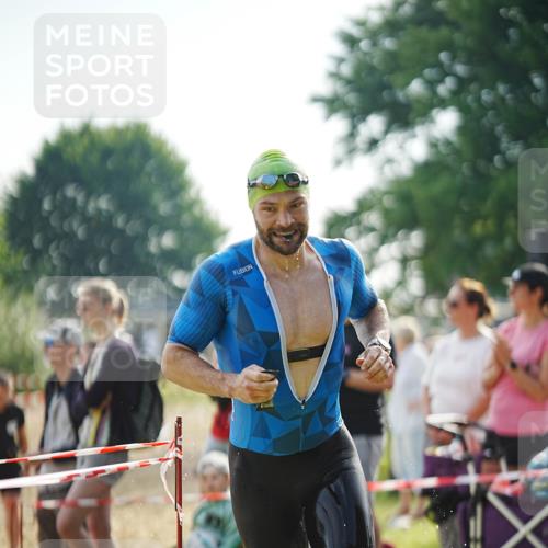 21.06.2026 - 29. Vierlanden-Triathlon LAZAROV Photography http://msf.ph/oto/9856567 21.06.2026 08:37:45 Schwimmen 36 meine-sportfotos.de
