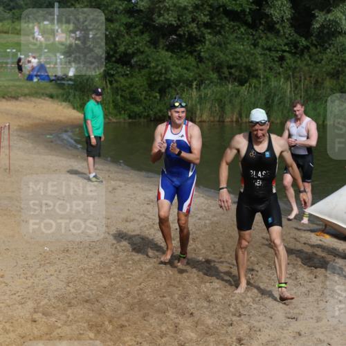 21.06.2026 - 29. Vierlanden-Triathlon Andreas Tolksdorf http://msf.ph/oto/9856588 21.06.2026 08:58:16 Schwimmen 8, 137, 158 meine-sportfotos.de