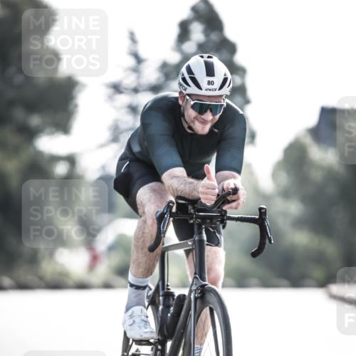 21.06.2026 - 29. Vierlanden-Triathlon H.Heesch http://msf.ph/oto/9856600 21.06.2026 09:01:29 Radfahren 80, 101 meine-sportfotos.de