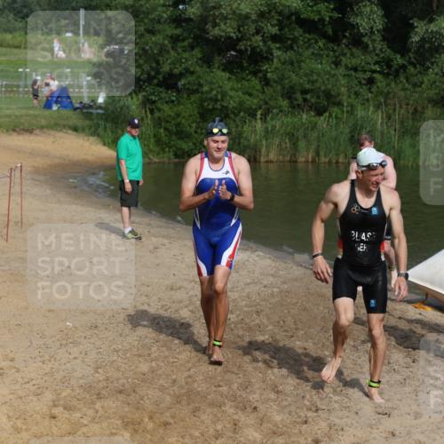 21.06.2026 - 29. Vierlanden-Triathlon Andreas Tolksdorf http://msf.ph/oto/9856632 21.06.2026 08:58:16 Schwimmen 8, 137, 158 meine-sportfotos.de