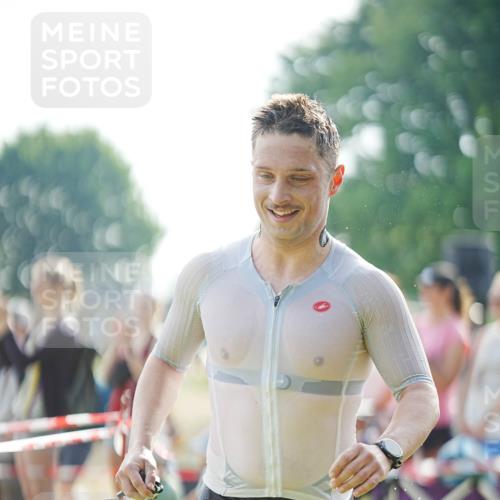 21.06.2026 - 29. Vierlanden-Triathlon LAZAROV Photography http://msf.ph/oto/9856634 21.06.2026 08:39:52 Schwimmen 72 meine-sportfotos.de