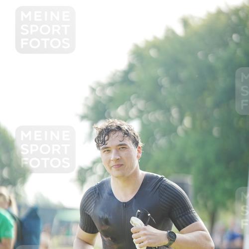 21.06.2026 - 29. Vierlanden-Triathlon LAZAROV Photography http://msf.ph/oto/9856722 21.06.2026 08:49:25 Schwimmen 54, 86 meine-sportfotos.de