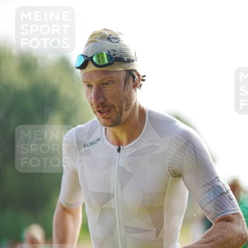 21.06.2026 - 29. Vierlanden-Triathlon LAZAROV Photography http://msf.ph/oto/9856735 21.06.2026 08:49:39 Schwimmen 187 meine-sportfotos.de