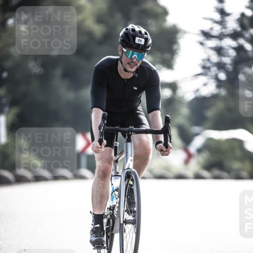 21.06.2026 - 29. Vierlanden-Triathlon H.Heesch http://msf.ph/oto/9856767 21.06.2026 09:01:53 Radfahren 71 meine-sportfotos.de