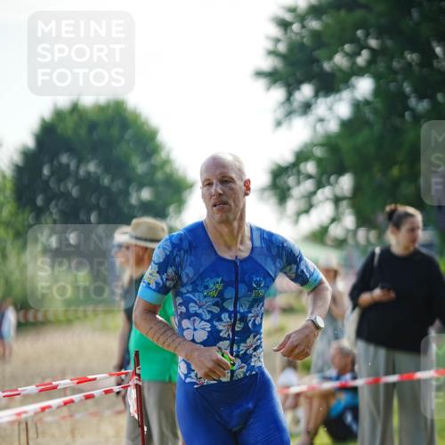 21.06.2026 - 29. Vierlanden-Triathlon LAZAROV Photography http://msf.ph/oto/9856772 21.06.2026 08:50:17 Schwimmen 52, 139 meine-sportfotos.de