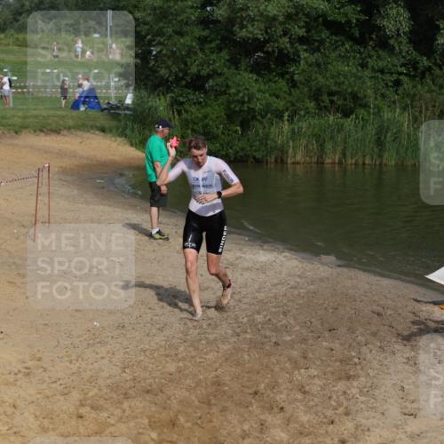 21.06.2026 - 29. Vierlanden-Triathlon Andreas Tolksdorf http://msf.ph/oto/9856800 21.06.2026 08:58:45 Schwimmen 229, 275 meine-sportfotos.de