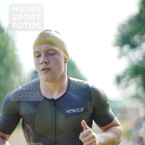 21.06.2026 - 29. Vierlanden-Triathlon LAZAROV Photography http://msf.ph/oto/9856803 21.06.2026 08:50:43 Schwimmen 101 meine-sportfotos.de