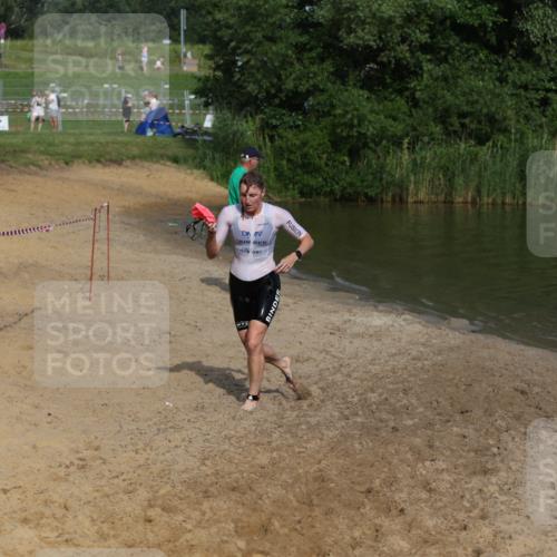 21.06.2026 - 29. Vierlanden-Triathlon Andreas Tolksdorf http://msf.ph/oto/9856827 21.06.2026 08:58:45 Schwimmen 229, 275 meine-sportfotos.de