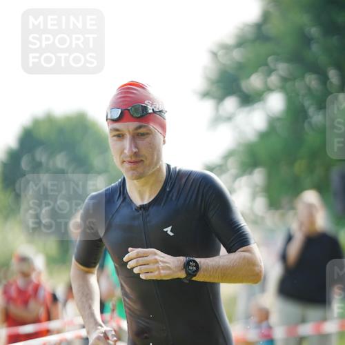 21.06.2026 - 29. Vierlanden-Triathlon LAZAROV Photography http://msf.ph/oto/9856839 21.06.2026 08:51:01 Schwimmen 100, 179, 1353 meine-sportfotos.de