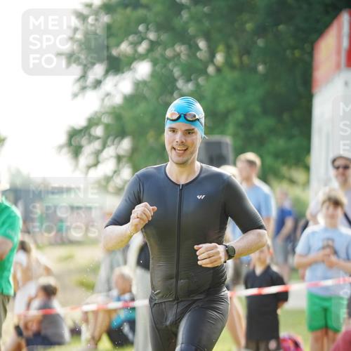 21.06.2026 - 29. Vierlanden-Triathlon LAZAROV Photography http://msf.ph/oto/9856849 21.06.2026 08:51:11 Schwimmen 71 meine-sportfotos.de