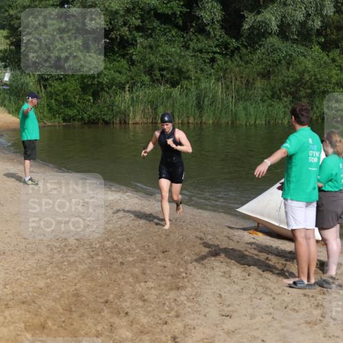 21.06.2026 - 29. Vierlanden-Triathlon Andreas Tolksdorf http://msf.ph/oto/9856861 21.06.2026 08:58:54 Schwimmen 229 meine-sportfotos.de