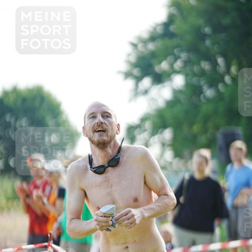 21.06.2026 - 29. Vierlanden-Triathlon LAZAROV Photography http://msf.ph/oto/9856863 21.06.2026 08:51:27 Schwimmen 50 meine-sportfotos.de