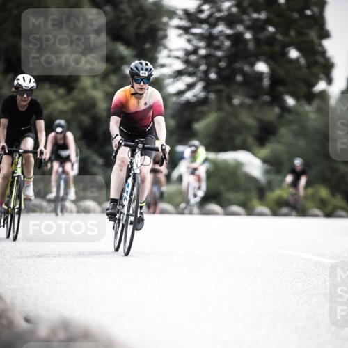 21.06.2026 - 29. Vierlanden-Triathlon H.Heesch http://msf.ph/oto/9856880 21.06.2026 10:28:56 Radfahren 27, 499, 551, 553, 558, 565, 601 meine-sportfotos.de