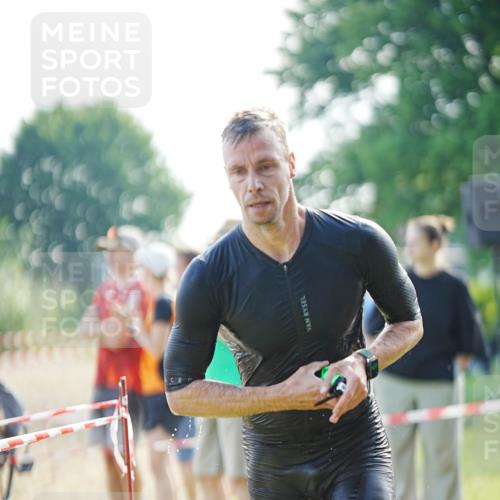 21.06.2026 - 29. Vierlanden-Triathlon LAZAROV Photography http://msf.ph/oto/9856885 21.06.2026 08:52:06 Schwimmen 151 meine-sportfotos.de