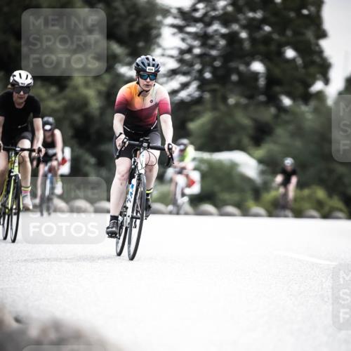 21.06.2026 - 29. Vierlanden-Triathlon H.Heesch http://msf.ph/oto/9856893 21.06.2026 10:28:56 Radfahren 27, 499, 551, 553, 558, 565, 601 meine-sportfotos.de