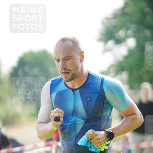 21.06.2026 - 29. Vierlanden-Triathlon LAZAROV Photography http://msf.ph/oto/9856971 21.06.2026 08:53:36 Schwimmen 70 meine-sportfotos.de