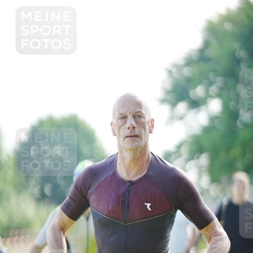 21.06.2026 - 29. Vierlanden-Triathlon LAZAROV Photography http://msf.ph/oto/9856992 21.06.2026 08:53:59 Schwimmen 122, 124, 126 meine-sportfotos.de