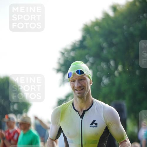 21.06.2026 - 29. Vierlanden-Triathlon LAZAROV Photography http://msf.ph/oto/9856999 21.06.2026 08:54:00 Schwimmen 122, 124, 126 meine-sportfotos.de