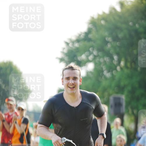 21.06.2026 - 29. Vierlanden-Triathlon LAZAROV Photography http://msf.ph/oto/9857053 21.06.2026 08:55:06 Schwimmen 19 meine-sportfotos.de