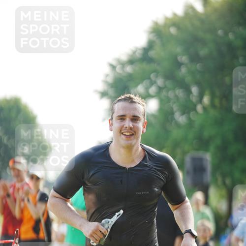 21.06.2026 - 29. Vierlanden-Triathlon LAZAROV Photography http://msf.ph/oto/9857055 21.06.2026 08:55:07 Schwimmen 19 meine-sportfotos.de