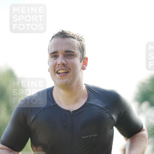 21.06.2026 - 29. Vierlanden-Triathlon LAZAROV Photography http://msf.ph/oto/9857062 21.06.2026 08:55:07 Schwimmen 19 meine-sportfotos.de