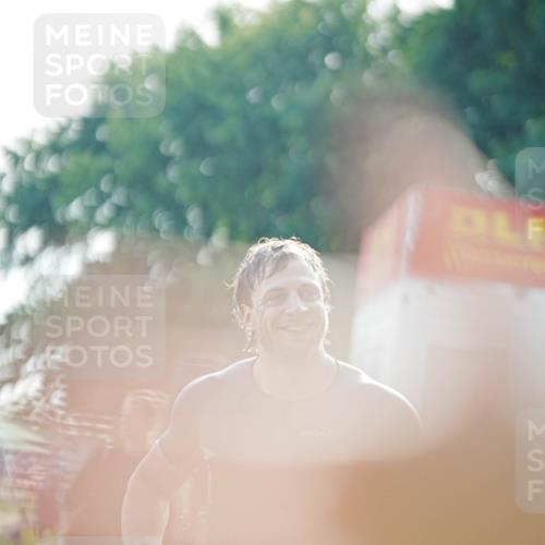 21.06.2026 - 29. Vierlanden-Triathlon LAZAROV Photography http://msf.ph/oto/9857066 21.06.2026 08:55:40 Schwimmen 113 meine-sportfotos.de