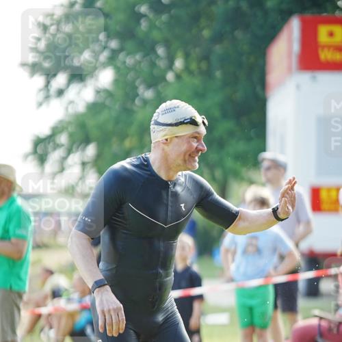 21.06.2026 - 29. Vierlanden-Triathlon LAZAROV Photography http://msf.ph/oto/9857081 21.06.2026 08:56:10 Schwimmen 138 meine-sportfotos.de