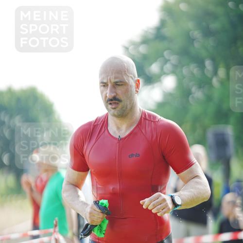 21.06.2026 - 29. Vierlanden-Triathlon LAZAROV Photography http://msf.ph/oto/9857107 21.06.2026 08:56:26 Schwimmen 121 meine-sportfotos.de