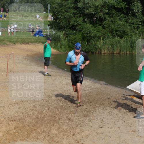 21.06.2026 - 29. Vierlanden-Triathlon Andreas Tolksdorf http://msf.ph/oto/9857122 21.06.2026 09:00:38 Schwimmen 172, 183, 240 meine-sportfotos.de